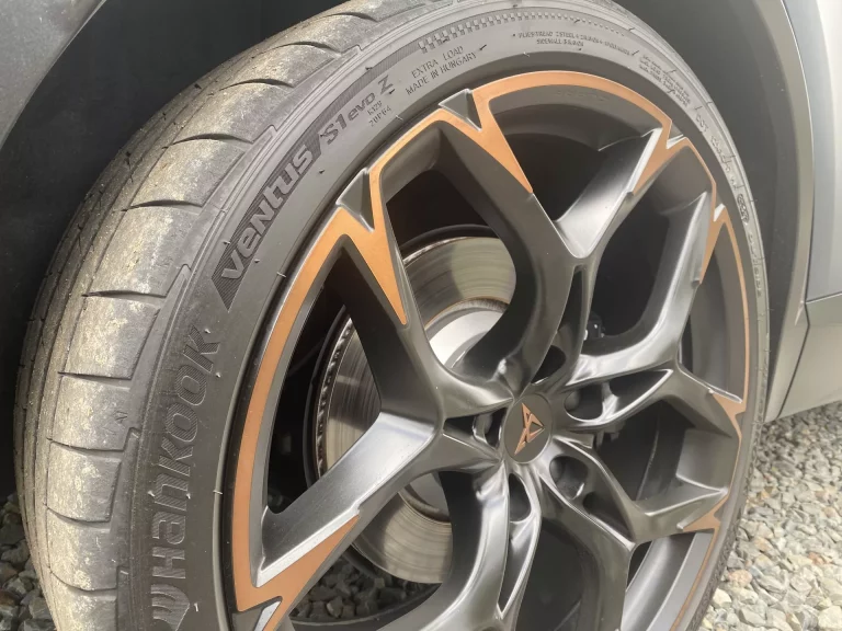 Hankook'un Yaz Lastiklerini Anlamak: Ventus, Kinergy ve ION modelleri