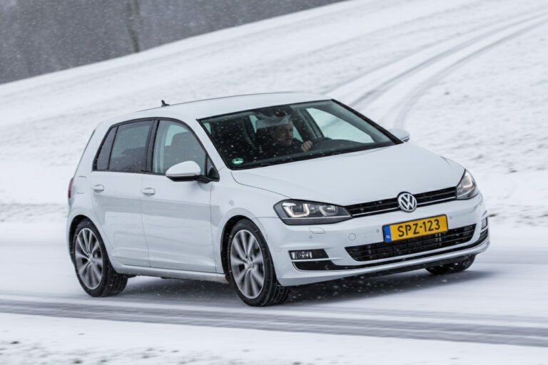 Auto Express Kış Lastiği Testi 2025 (225/45 R17)