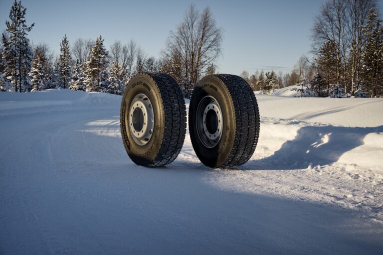 Hankook AW53/DW53 kamyon lastikleri, dahili testlerde kar hızlanmasını %4 oranında iyileştirir